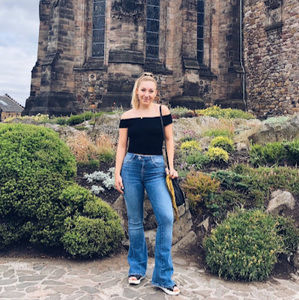 Meet your Posher, Nicole